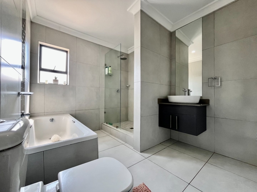 To Let 4 Bedroom Property for Rent in Ruimsig A H Gauteng