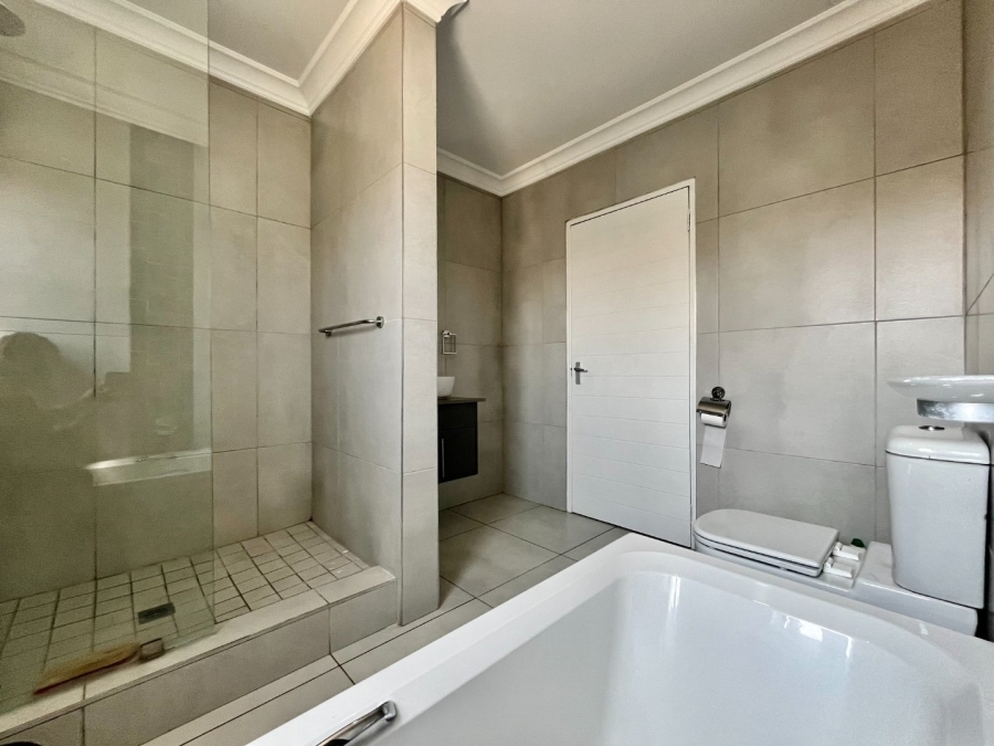 To Let 4 Bedroom Property for Rent in Ruimsig A H Gauteng