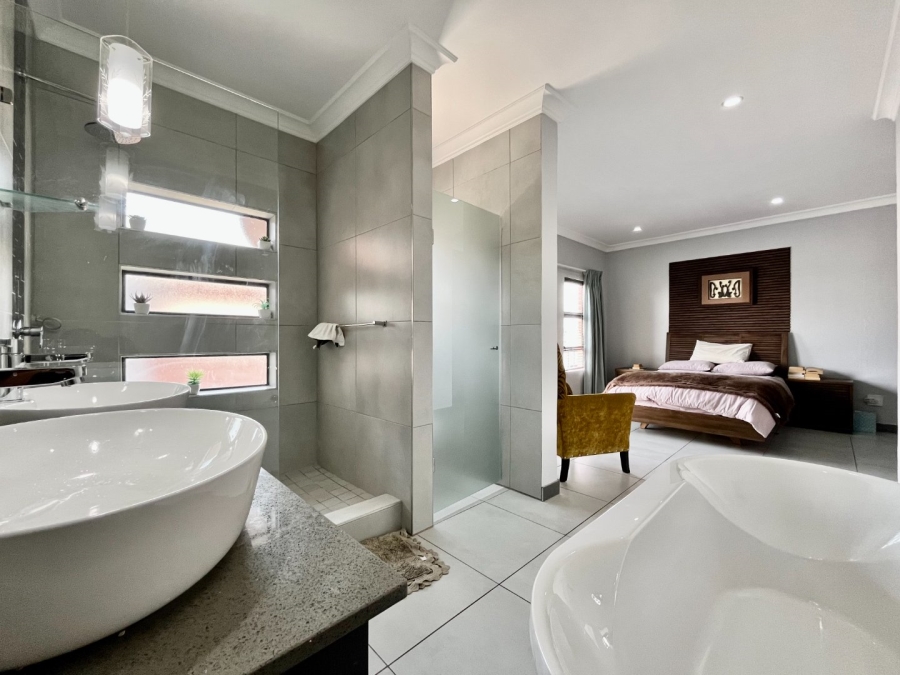 To Let 4 Bedroom Property for Rent in Ruimsig A H Gauteng