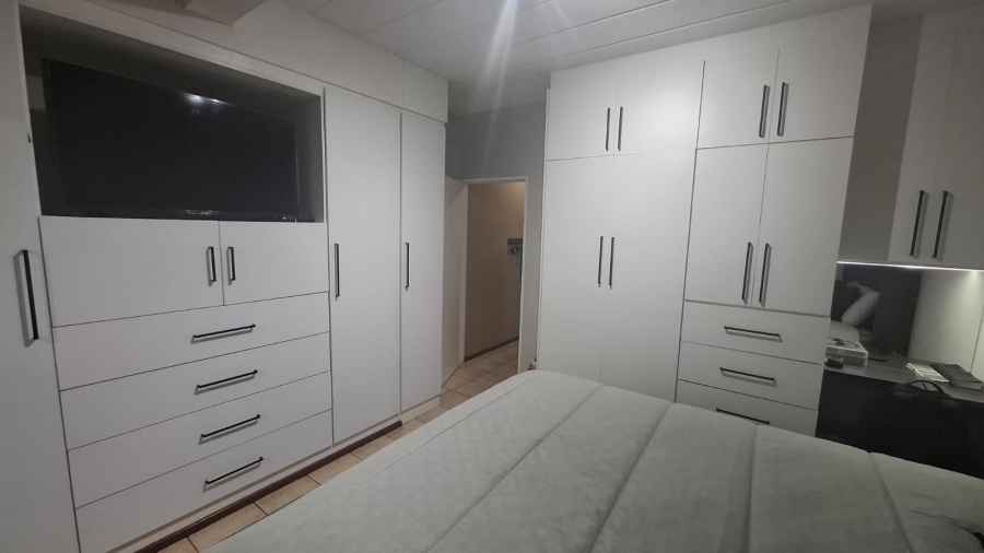 3 Bedroom Property for Sale in Vorna Valley Gauteng