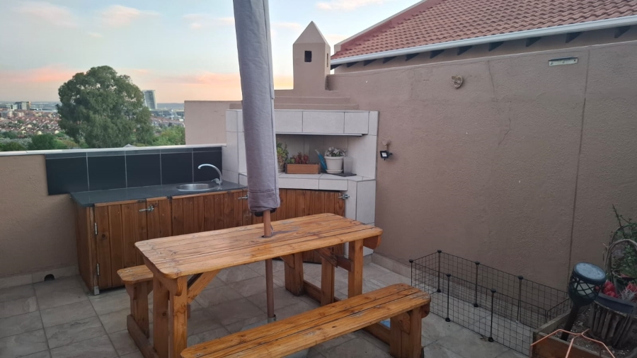 3 Bedroom Property for Sale in Vorna Valley Gauteng