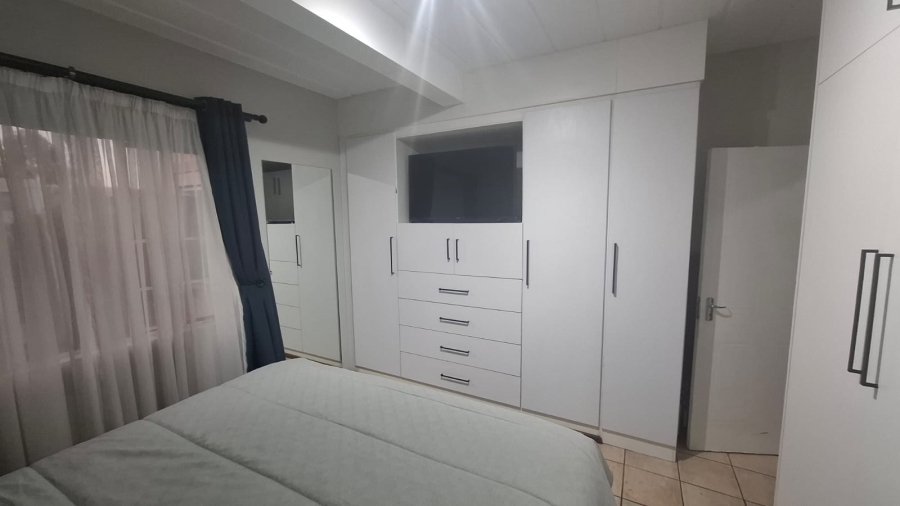3 Bedroom Property for Sale in Vorna Valley Gauteng