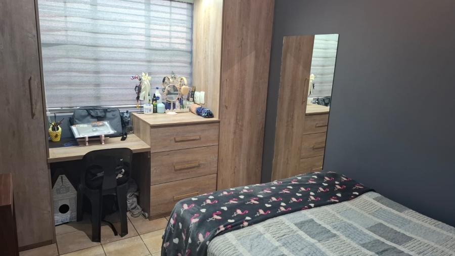 3 Bedroom Property for Sale in Vorna Valley Gauteng