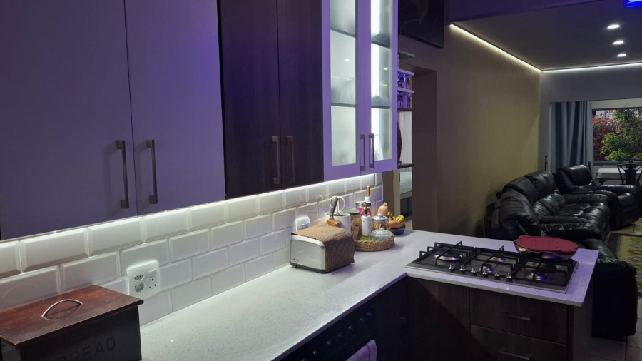 3 Bedroom Property for Sale in Vorna Valley Gauteng