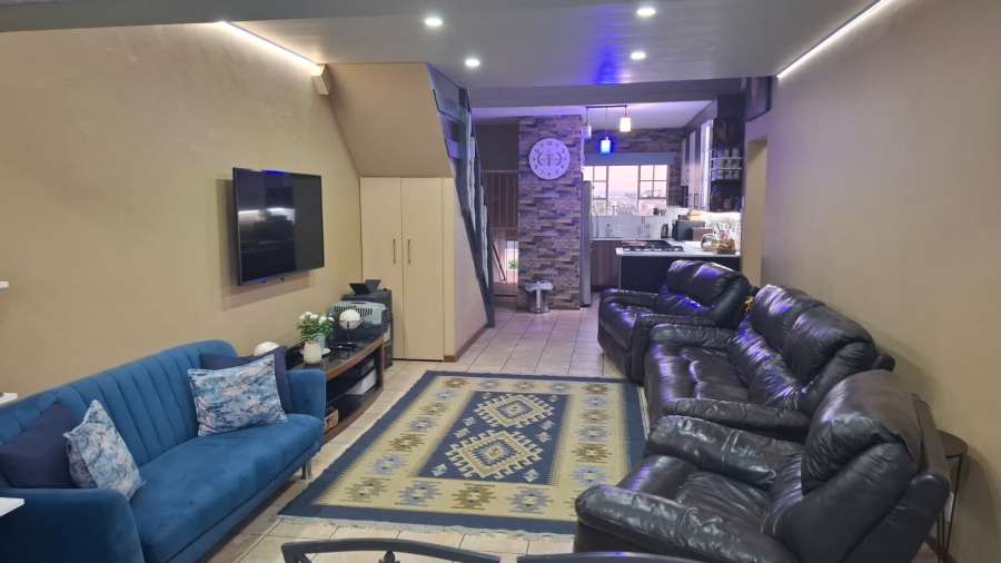 3 Bedroom Property for Sale in Vorna Valley Gauteng