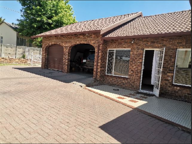 To Let 4 Bedroom Property for Rent in Norkem Park Gauteng