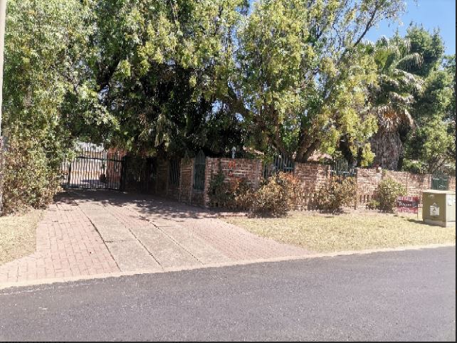 To Let 4 Bedroom Property for Rent in Norkem Park Gauteng