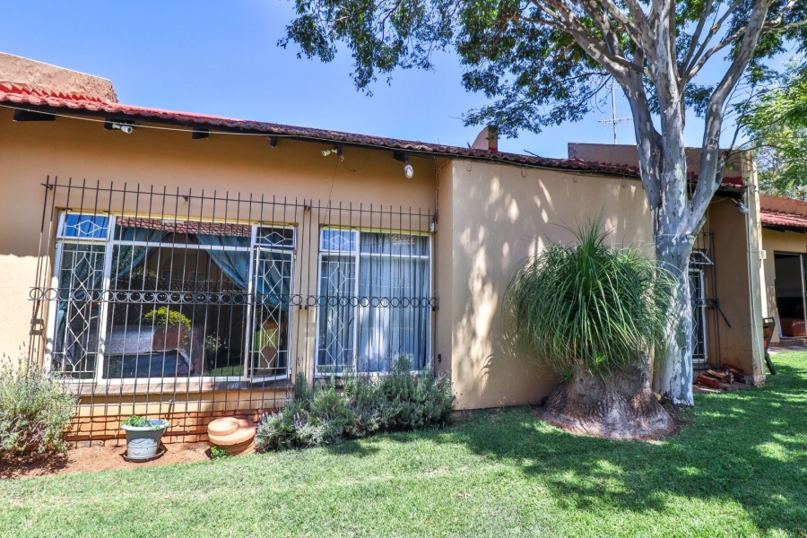 3 Bedroom Property for Sale in Garsfontein Gauteng