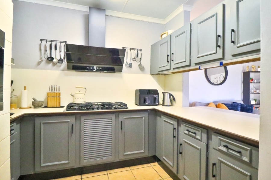 3 Bedroom Property for Sale in Garsfontein Gauteng
