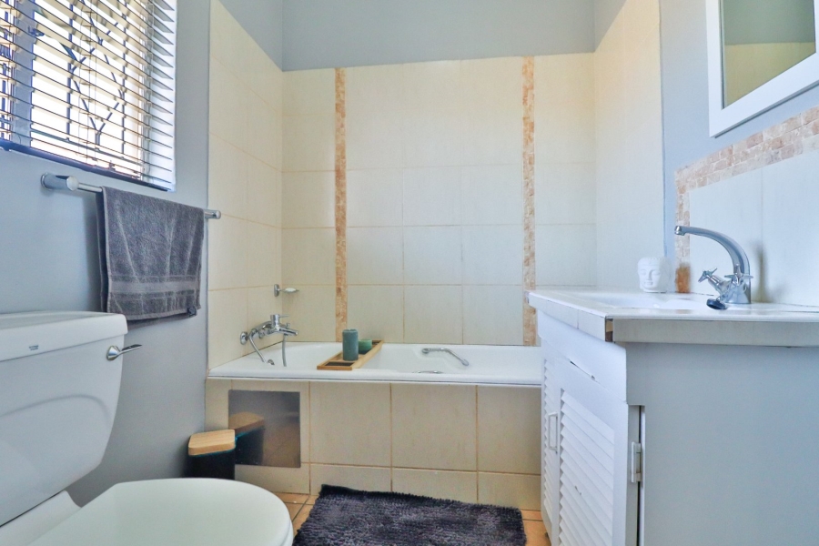 3 Bedroom Property for Sale in Garsfontein Gauteng