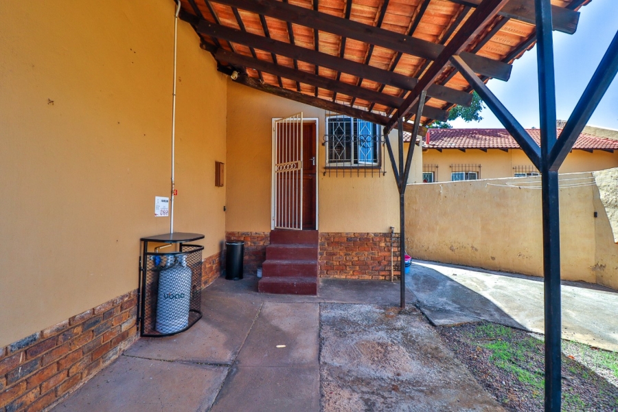 3 Bedroom Property for Sale in Garsfontein Gauteng