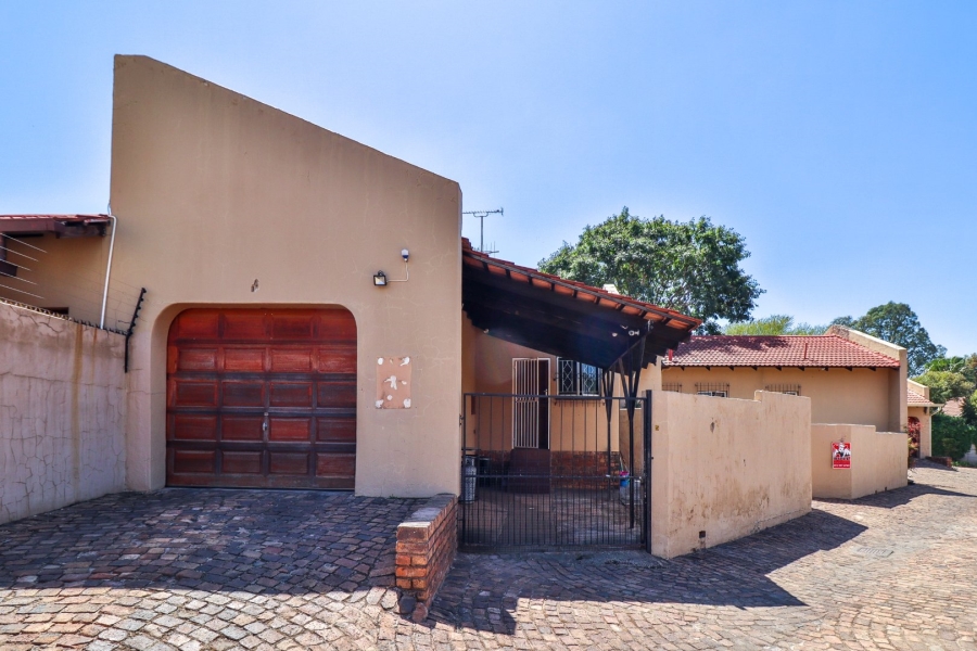 3 Bedroom Property for Sale in Garsfontein Gauteng