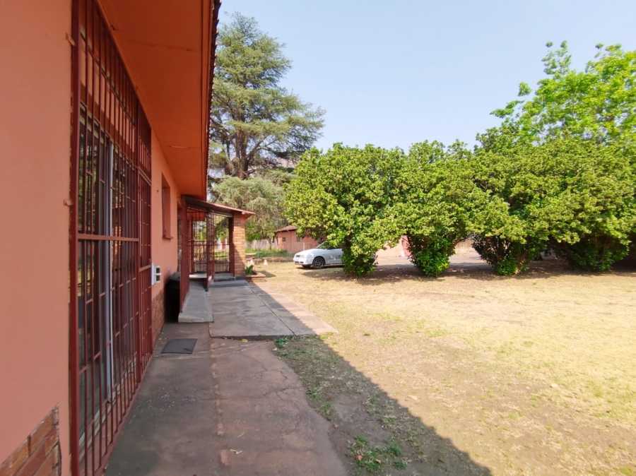 Commercial Property for Sale in Buyscelia Gauteng