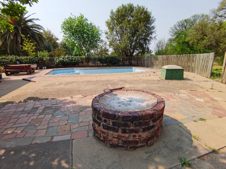 Commercial Property for Sale in Buyscelia Gauteng