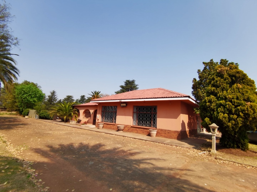 Commercial Property for Sale in Buyscelia Gauteng