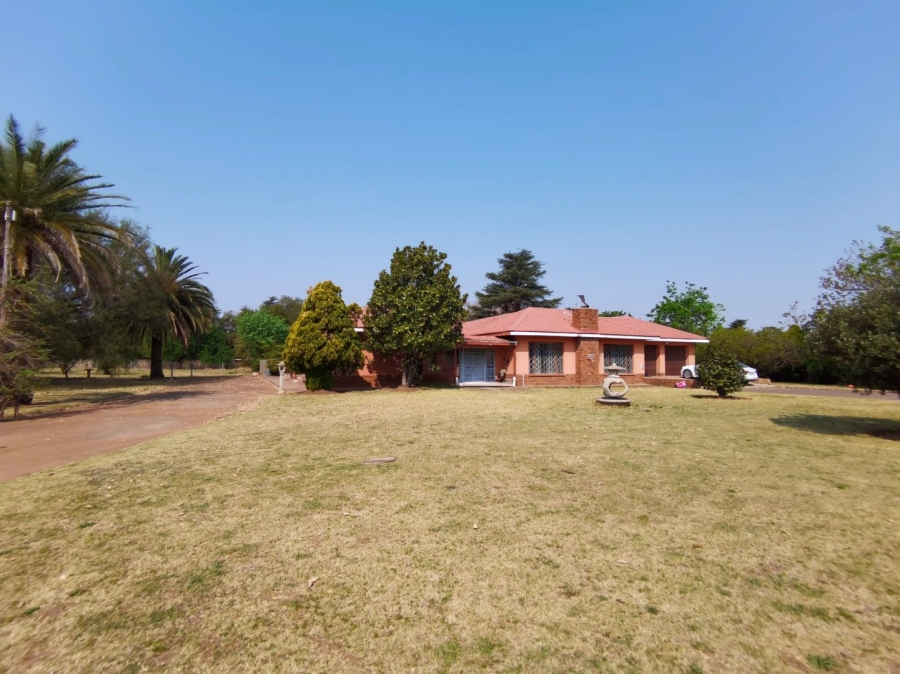 Commercial Property for Sale in Buyscelia Gauteng