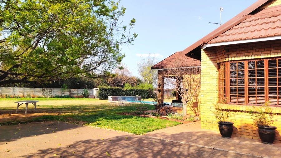 Commercial Property for Sale in Glen Donald A H Gauteng
