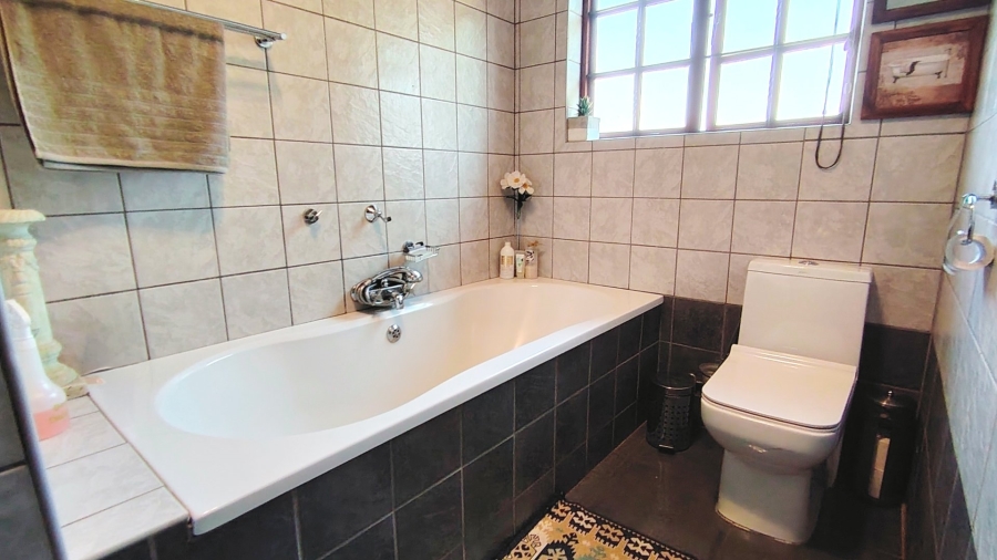 Commercial Property for Sale in Glen Donald A H Gauteng