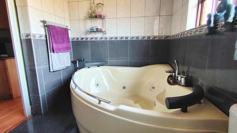 Commercial Property for Sale in Glen Donald A H Gauteng