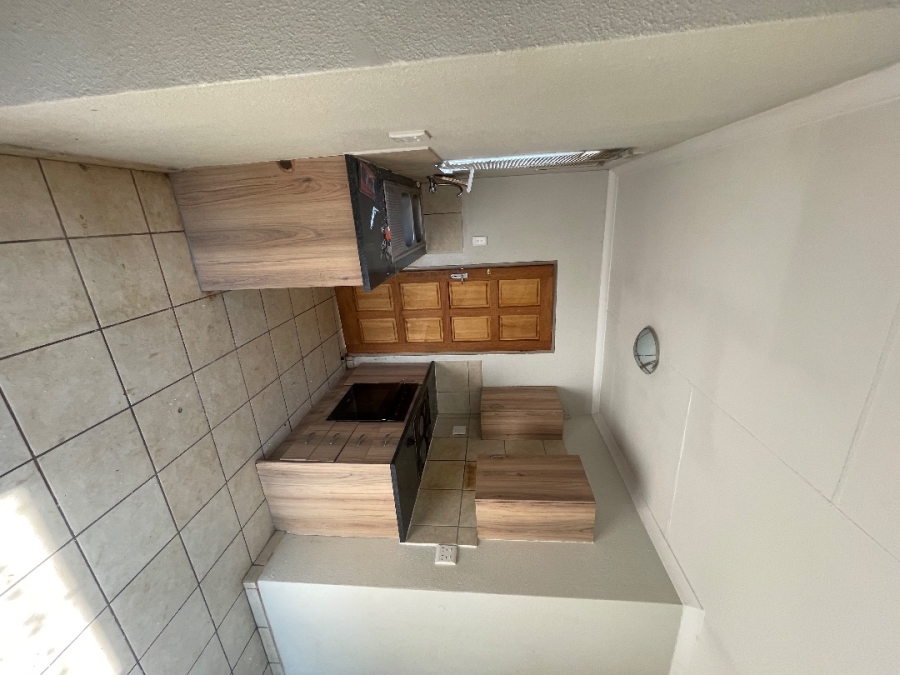 To Let 2 Bedroom Property for Rent in Albertsdal Gauteng