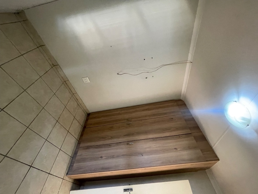 To Let 2 Bedroom Property for Rent in Albertsdal Gauteng