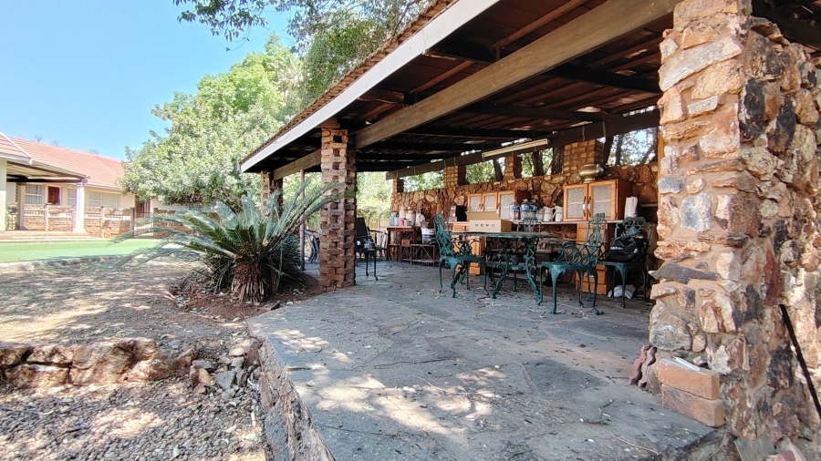 5 Bedroom Property for Sale in Eldoraigne Gauteng