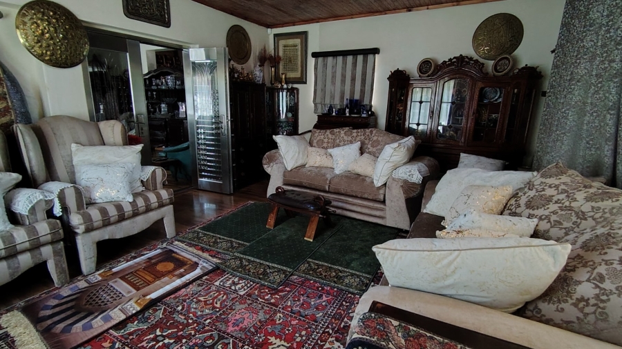 5 Bedroom Property for Sale in Eldoraigne Gauteng