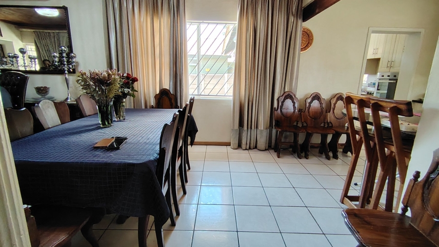 5 Bedroom Property for Sale in Eldoraigne Gauteng