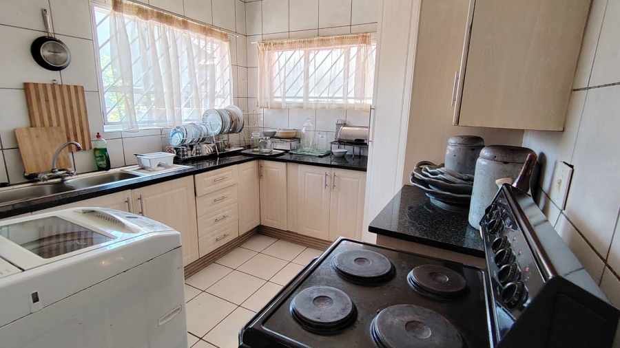 5 Bedroom Property for Sale in Eldoraigne Gauteng