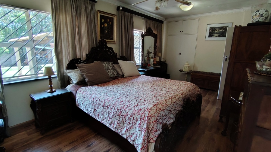 5 Bedroom Property for Sale in Eldoraigne Gauteng