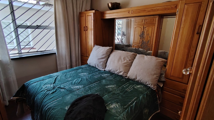 5 Bedroom Property for Sale in Eldoraigne Gauteng