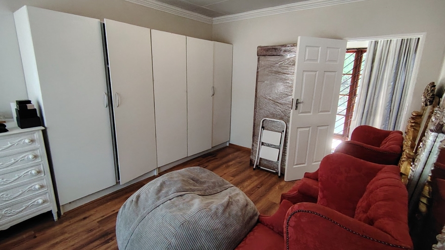 5 Bedroom Property for Sale in Eldoraigne Gauteng