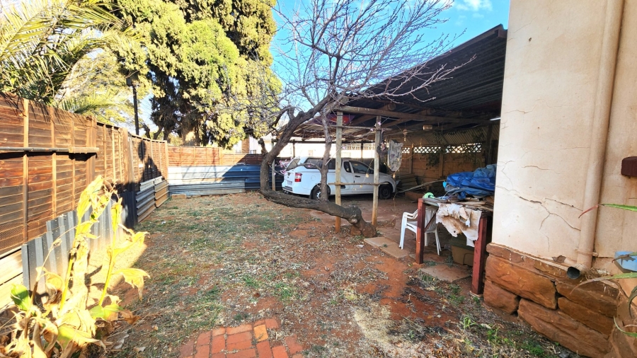 6 Bedroom Property for Sale in Primrose Gauteng