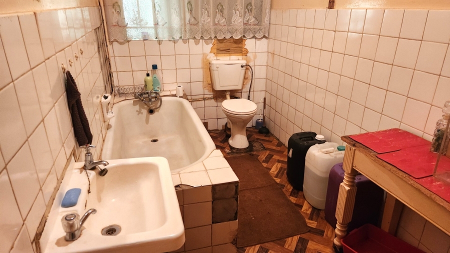 6 Bedroom Property for Sale in Primrose Gauteng