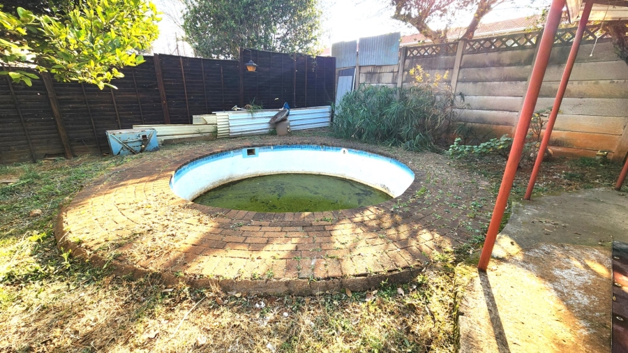 6 Bedroom Property for Sale in Primrose Gauteng