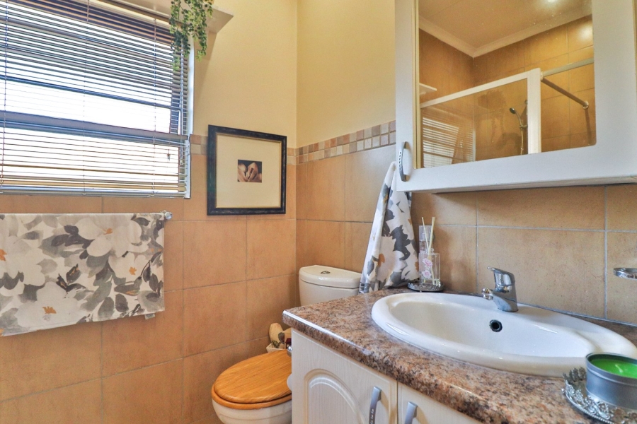 3 Bedroom Property for Sale in The Retreat Gauteng
