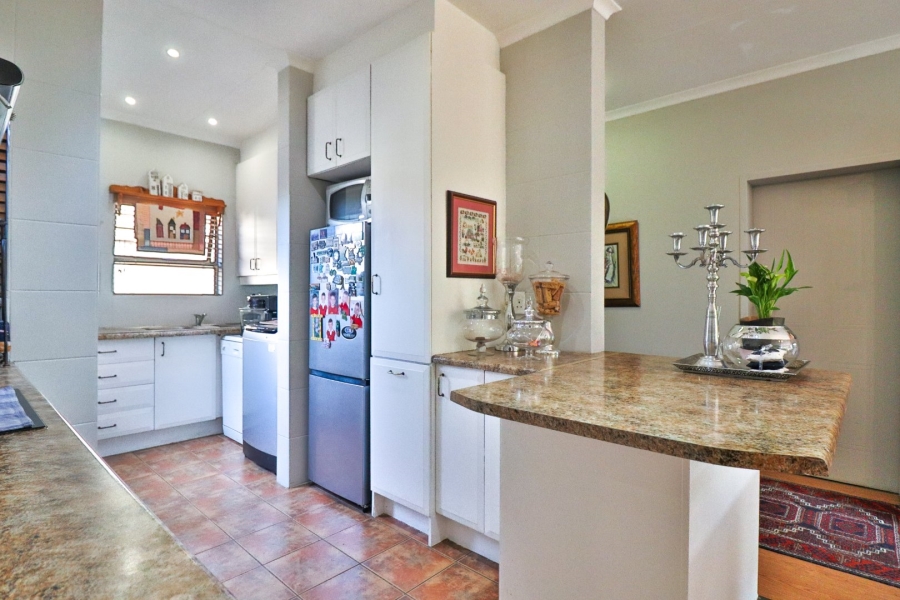 3 Bedroom Property for Sale in The Retreat Gauteng