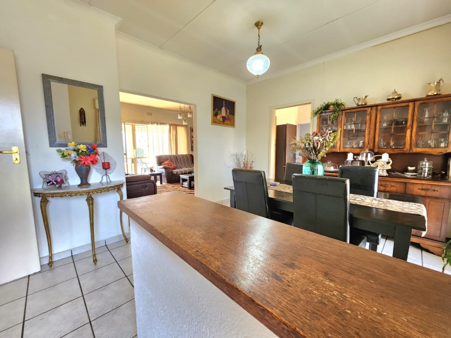 4 Bedroom Property for Sale in Glenanda Gauteng