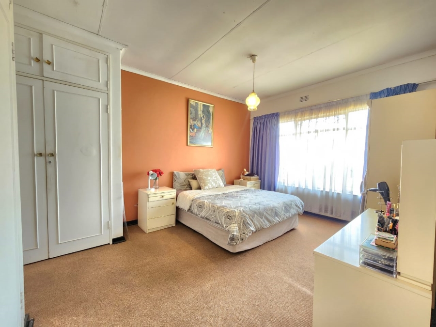 4 Bedroom Property for Sale in Glenanda Gauteng