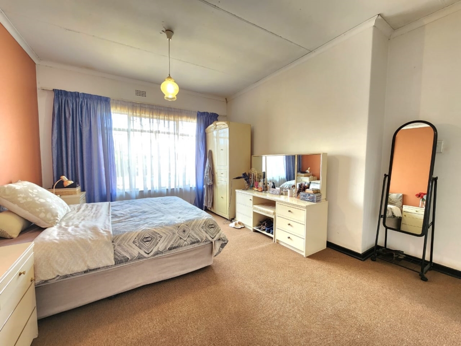 4 Bedroom Property for Sale in Glenanda Gauteng