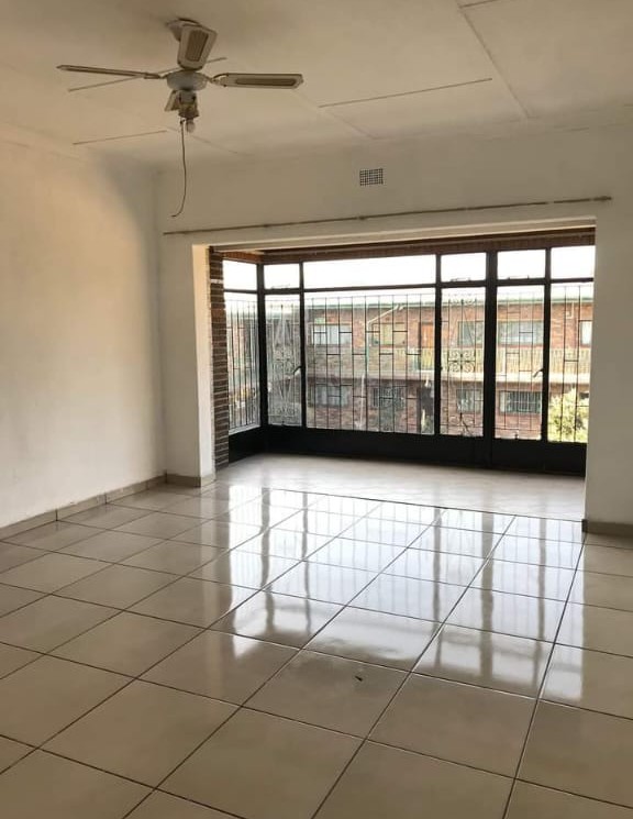 2 Bedroom Property for Sale in Crown Gardens Gauteng