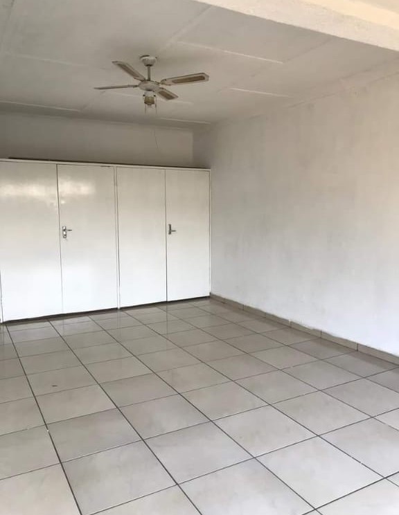 2 Bedroom Property for Sale in Crown Gardens Gauteng