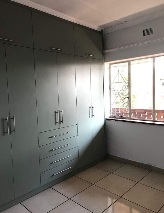 2 Bedroom Property for Sale in Crown Gardens Gauteng