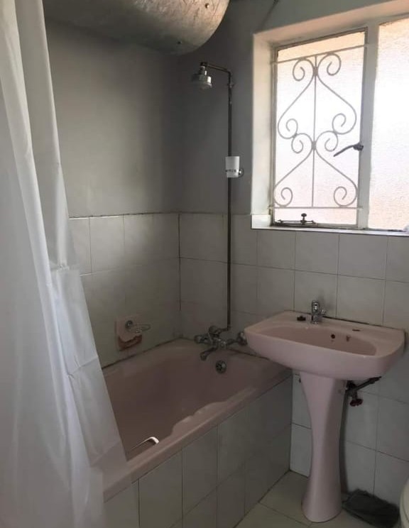 2 Bedroom Property for Sale in Crown Gardens Gauteng