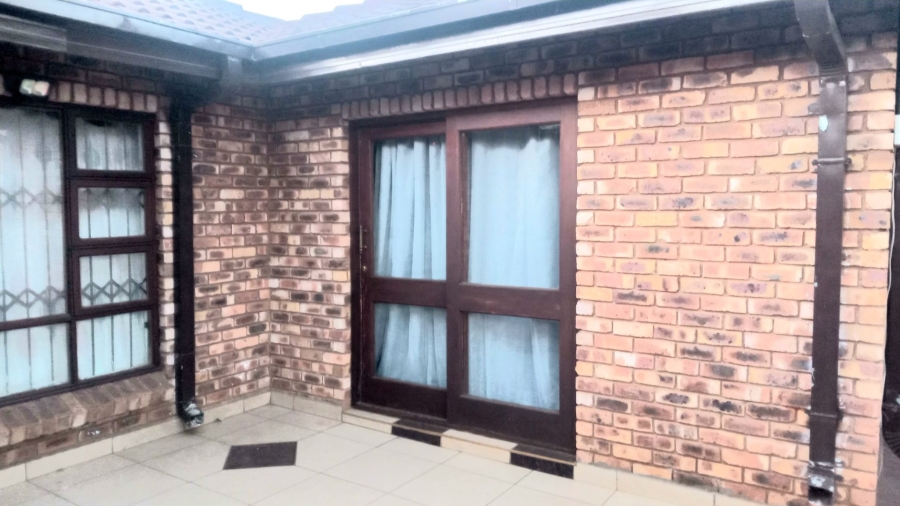 To Let 4 Bedroom Property for Rent in Doornpoort Gauteng