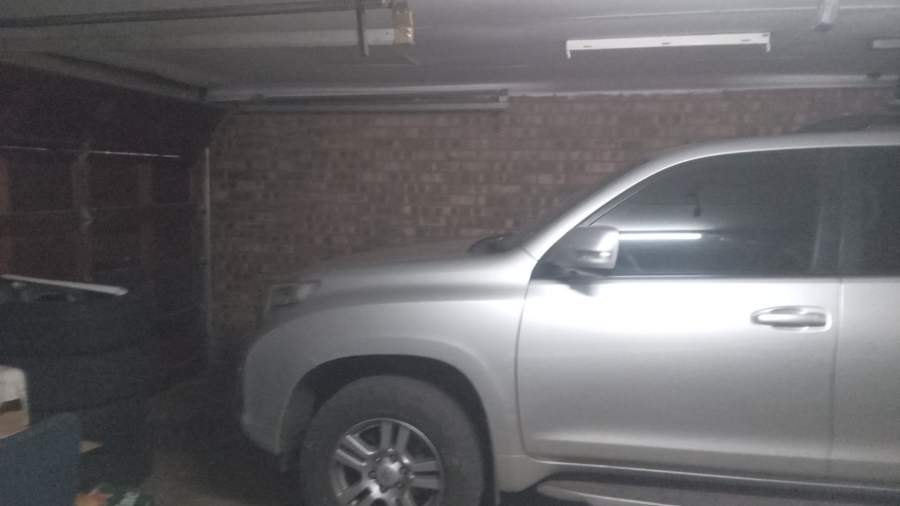 To Let 4 Bedroom Property for Rent in Doornpoort Gauteng