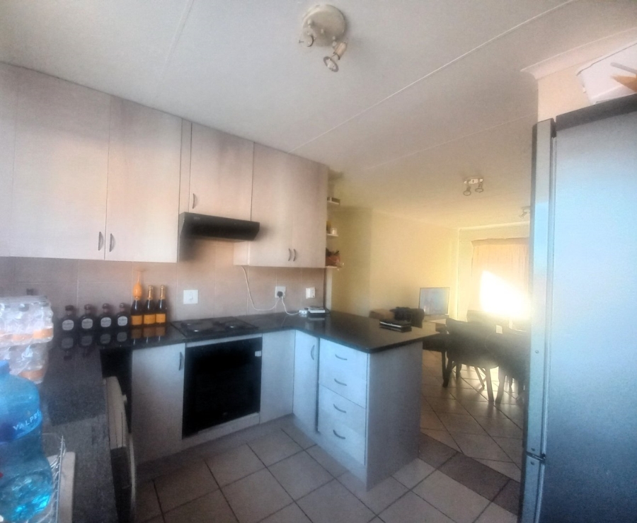 To Let 3 Bedroom Property for Rent in Die Hoewes Gauteng