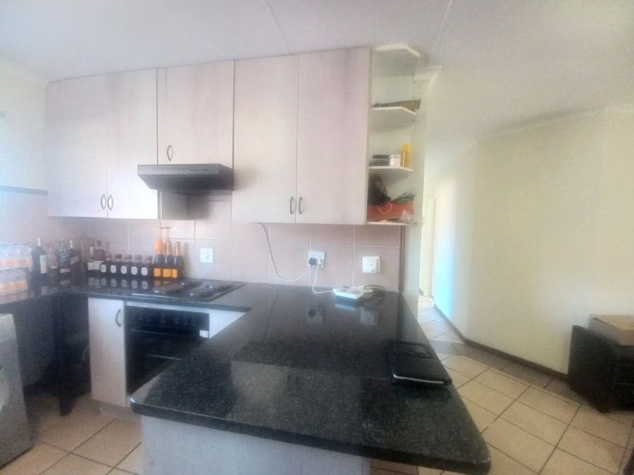 To Let 3 Bedroom Property for Rent in Die Hoewes Gauteng