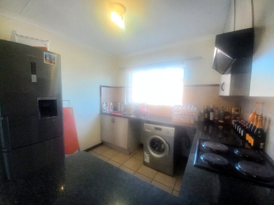 To Let 3 Bedroom Property for Rent in Die Hoewes Gauteng