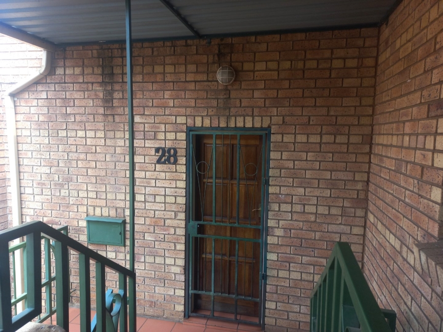 To Let 3 Bedroom Property for Rent in Die Hoewes Gauteng